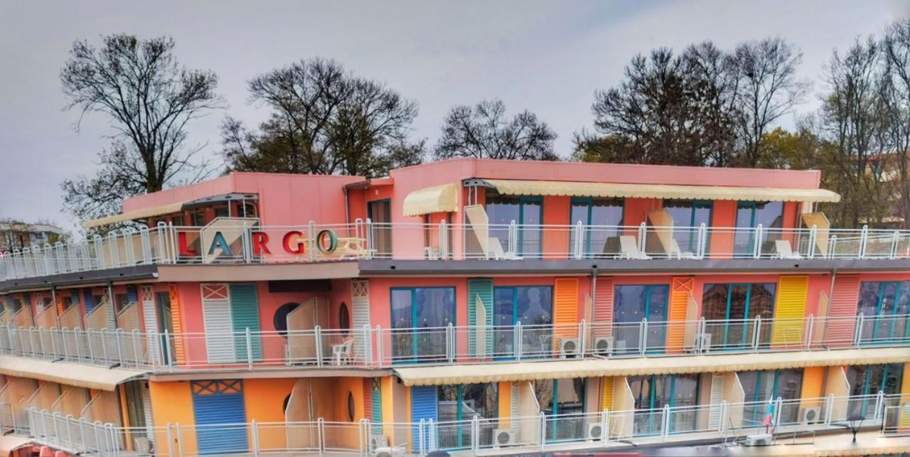 Hotel Largo Beach Slăntjev Brjag Exteriör bild