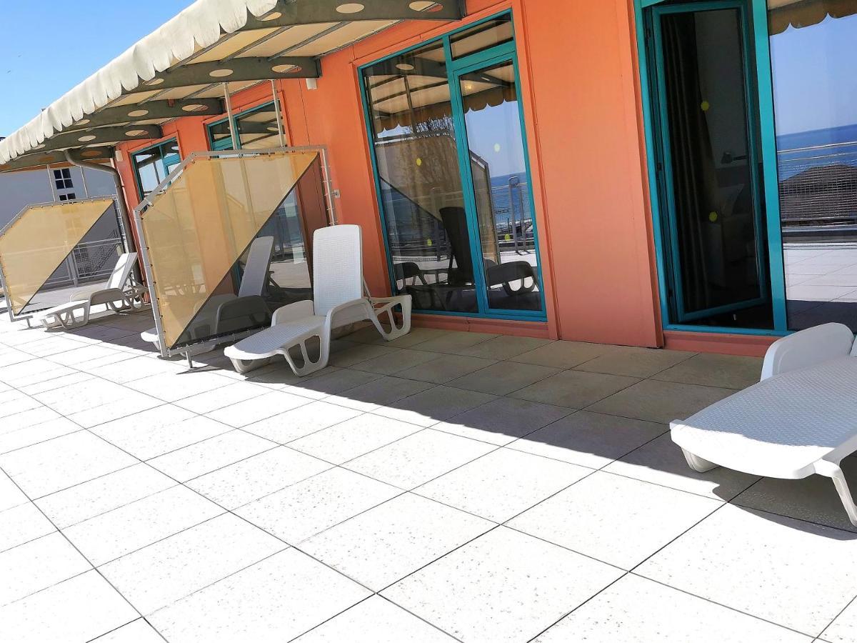 Hotel Largo Beach Slăntjev Brjag Exteriör bild